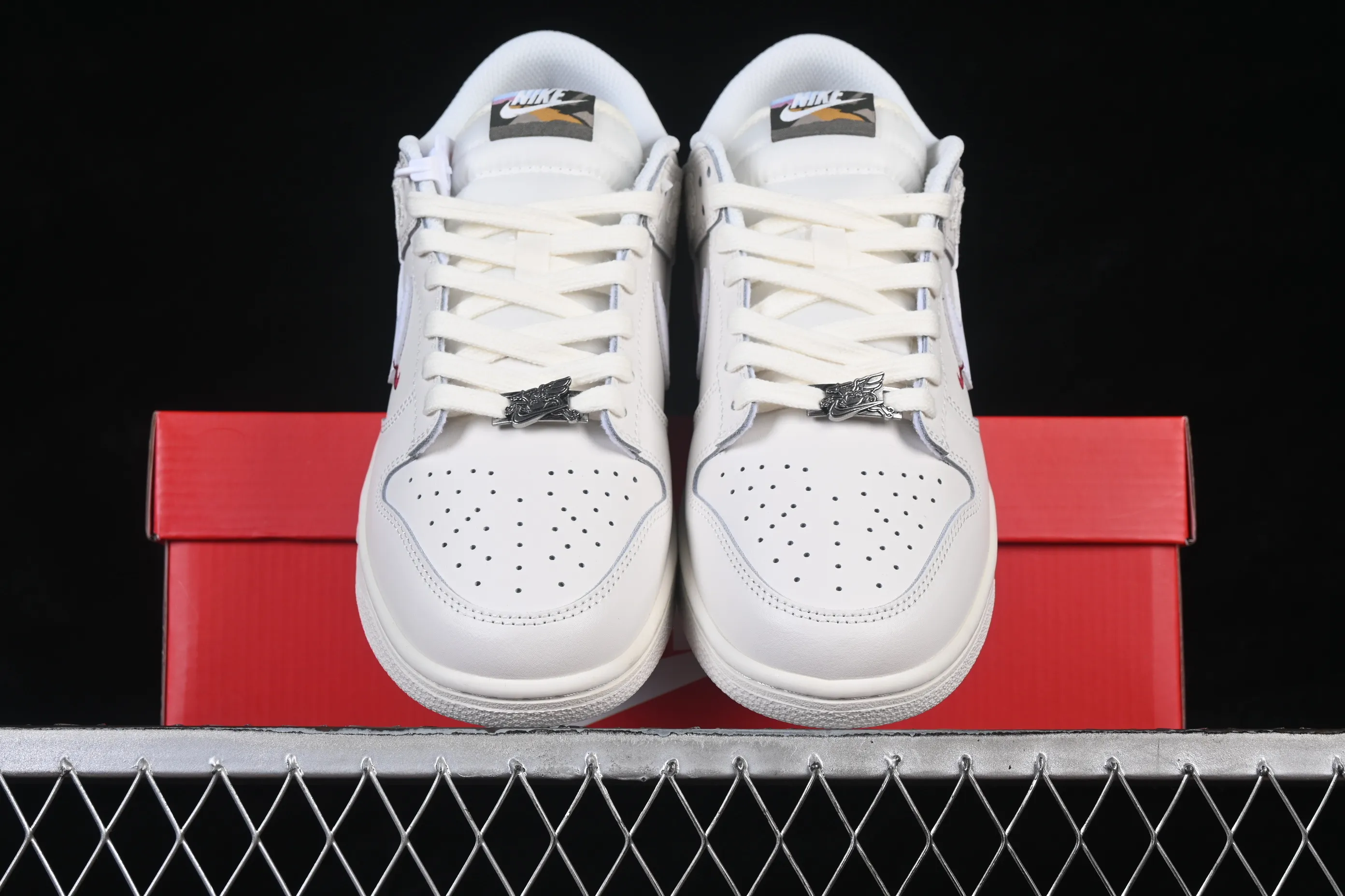 All categories Nk SB Dunk series Nk SB Dunk Low low-top sneakers Nike SB Dunk Low Year of the Horse limited low-top casual sneakers IQ1120-011